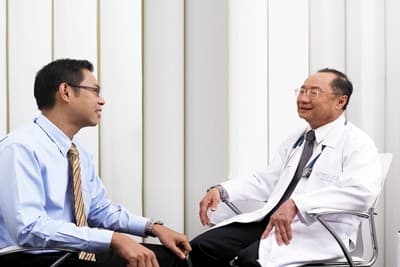 hormone-therapy-consultation